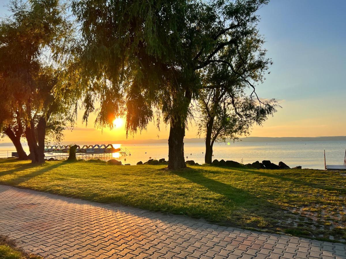 Seaforth Apartment Siofok Bagian luar foto
